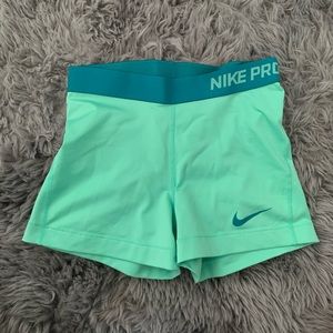 Nike Pro